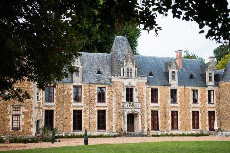 Chateau De Cheronne Bed & Breakfast Tuffe Bagian luar foto
