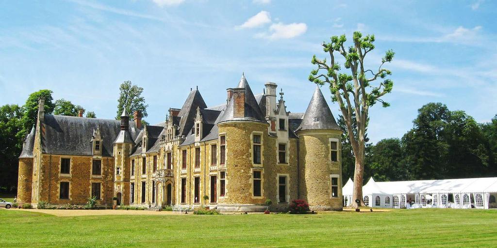 Chateau De Cheronne Bed & Breakfast Tuffe Bagian luar foto